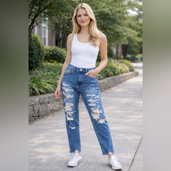 American Eagle Outfitters Denim - AEO American Eagle High Rise Mom Jean Size 8 Long NWT